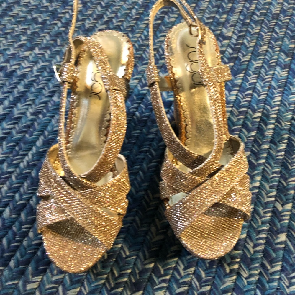 Sugar brand size 6M bronze, glitter, sandals, worn once